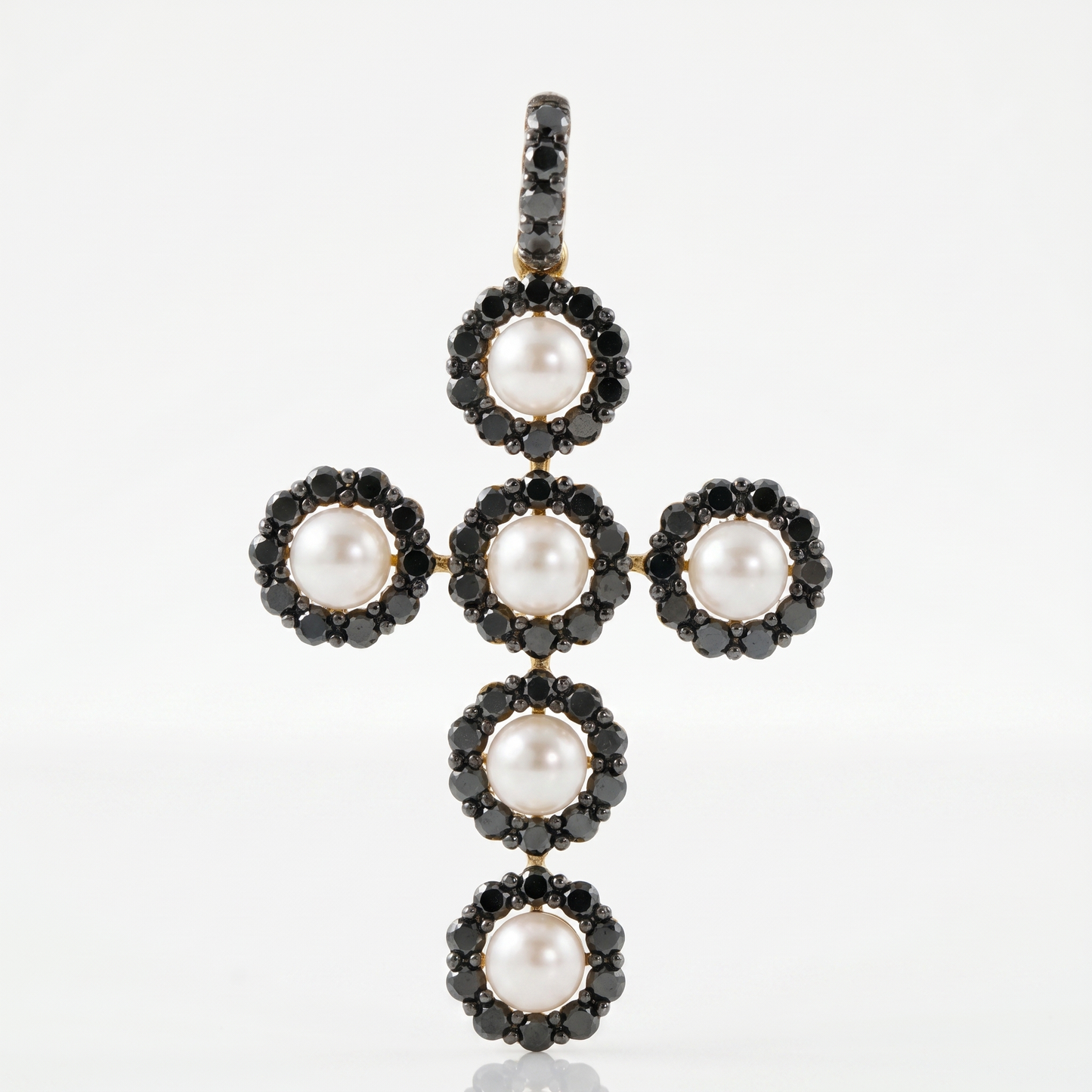 18K 淡水珠黑鑽吊墜 18K Fresh Water Pearl and Black Diamond Pendant
