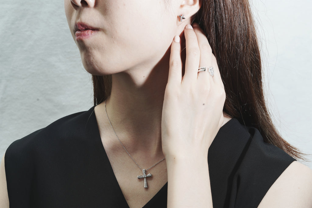 18K 白金鑽石吊墜